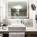 Hotel Der Engel 4*