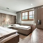 Hotel Der Engel 4*